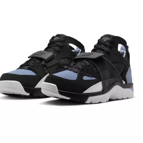 NIKE AIR TRAINER HUARACHE SNEAKERS (8.5)